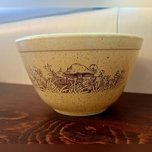 Mushroom Pyrex bowl 750ml